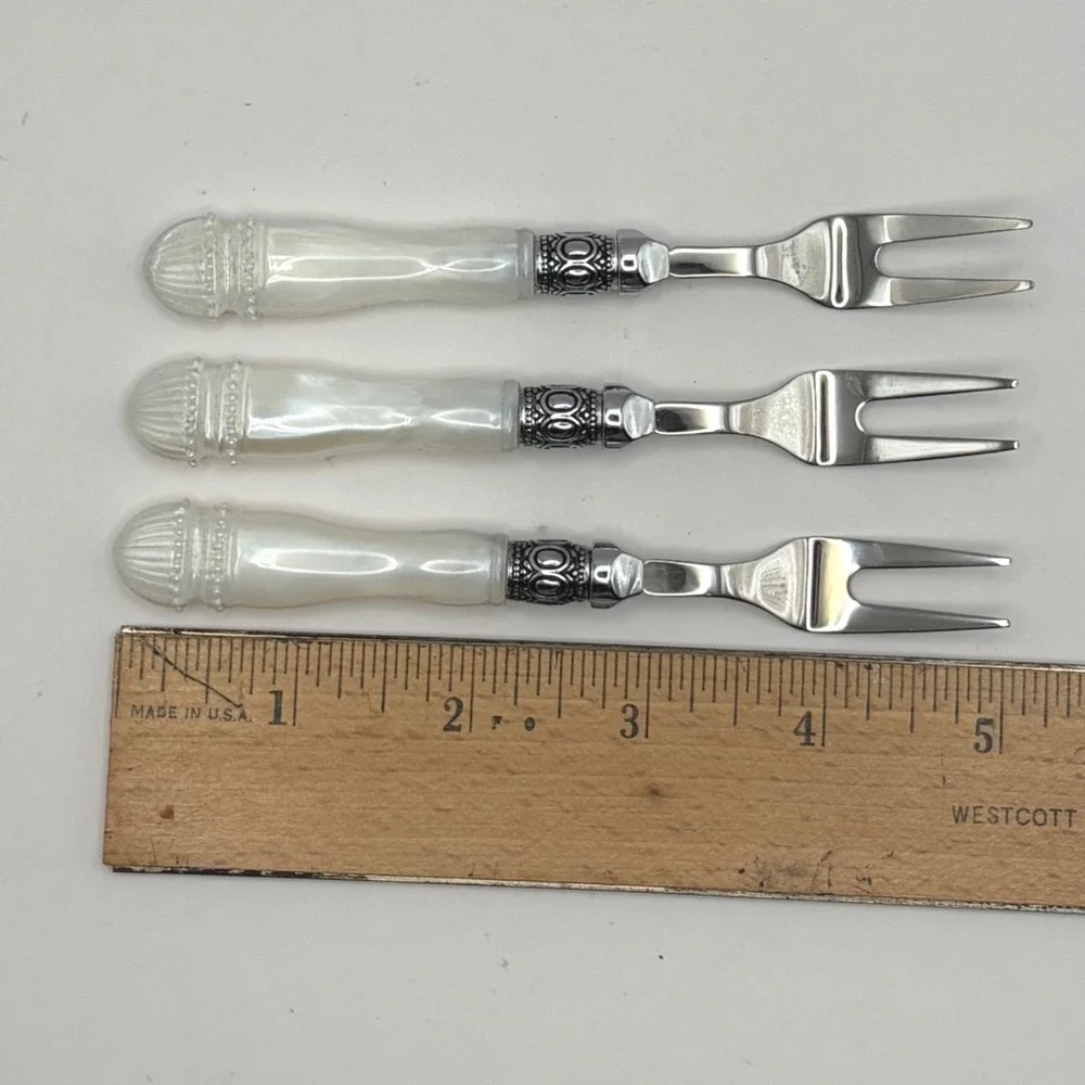 Coquette Regency SLAH Camden Serving Set White Pearl Resin Salad Servers & Forks
